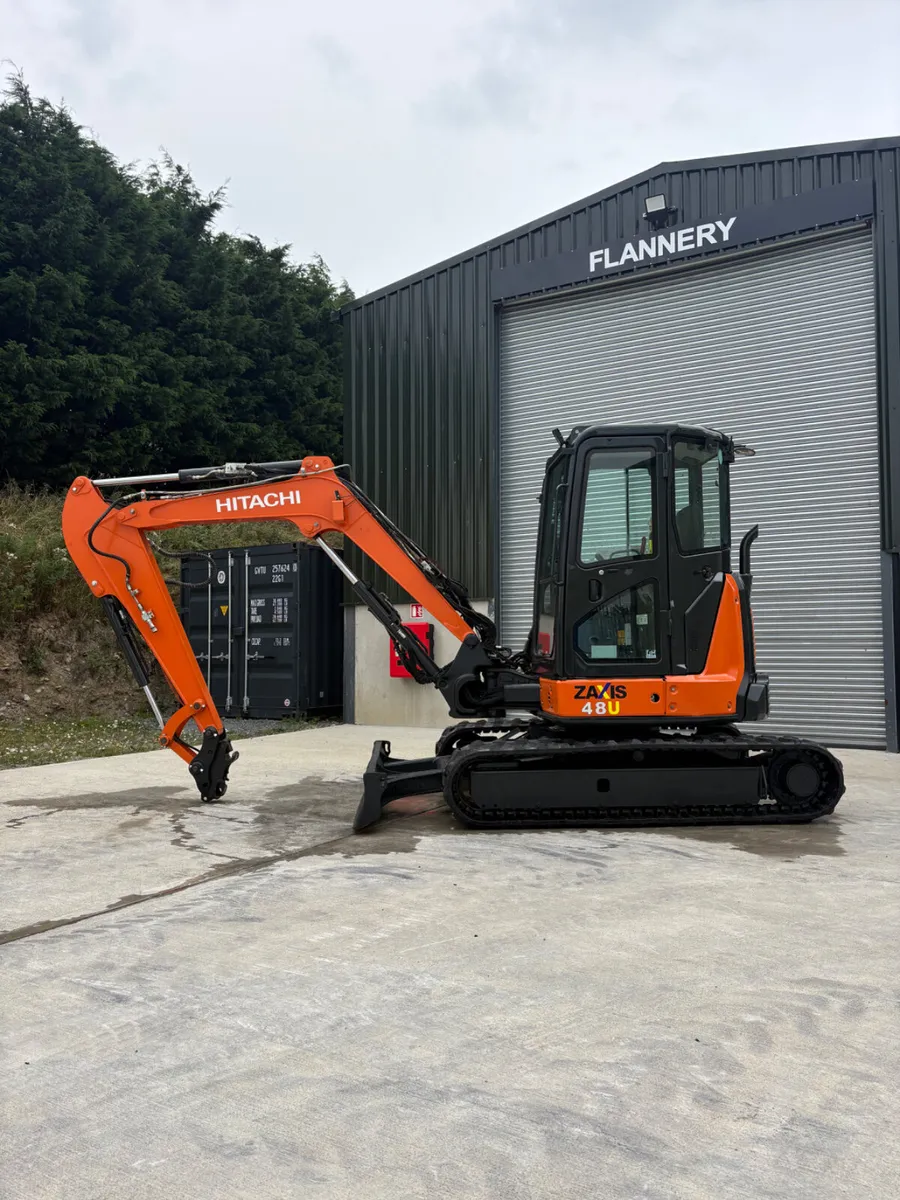 2019 Hitachi 48U - Image 2