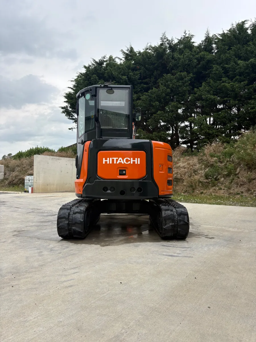 2019 Hitachi 48U - Image 4