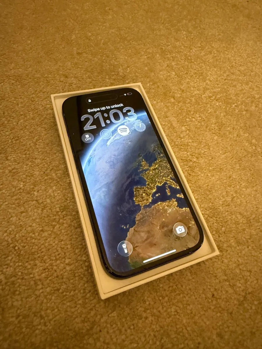 iPhone 15 Black 128GB - Image 1