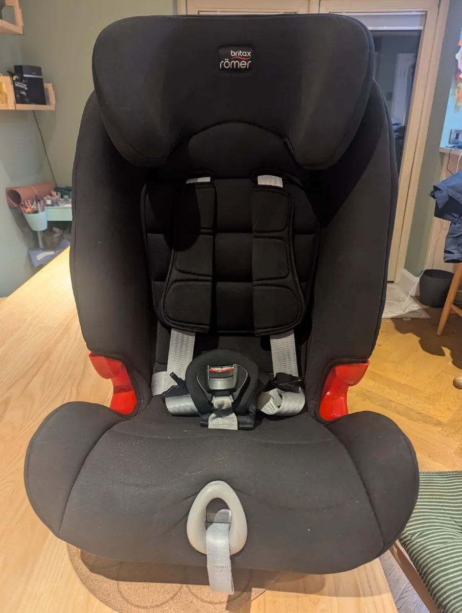 Child's Britax Romer Car Seat - Image 1