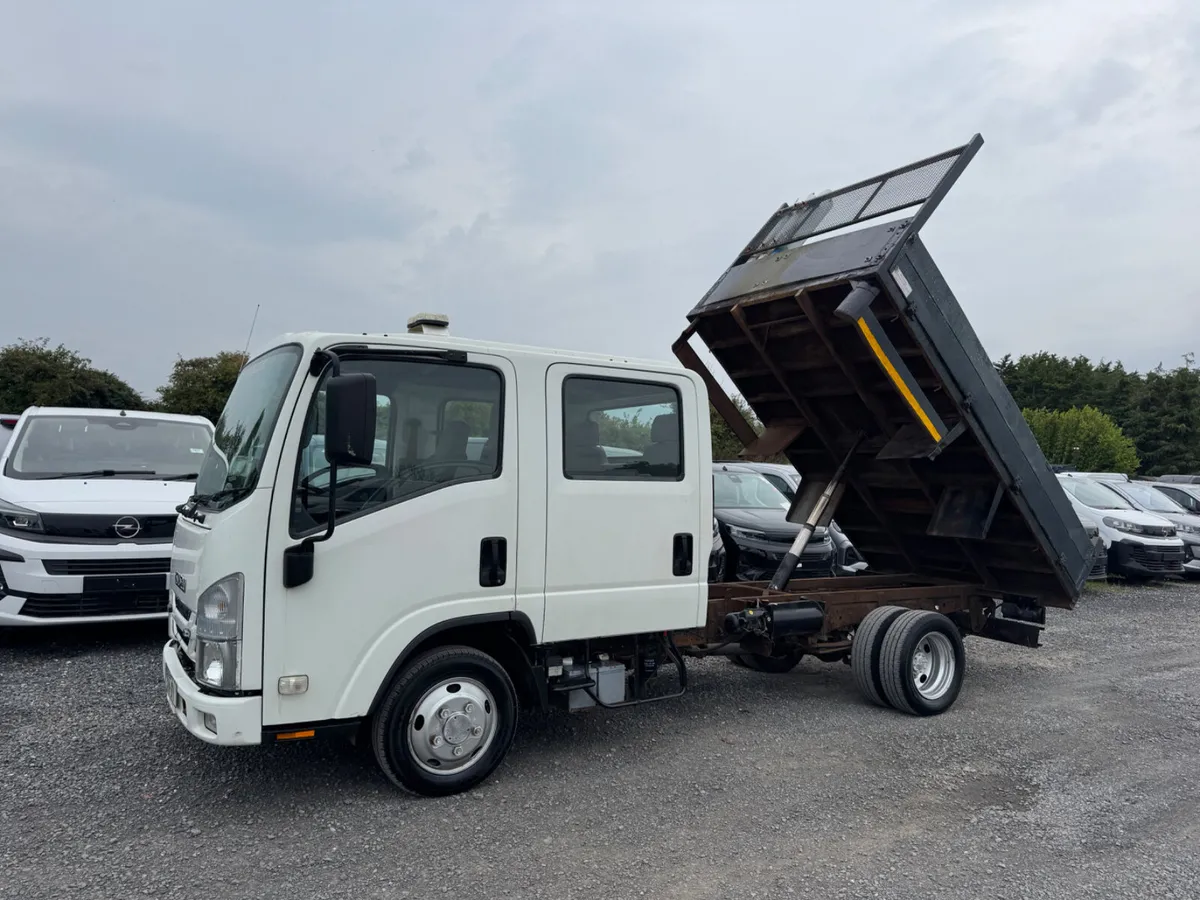 Izuzu NL Crewcab tipper - Image 1