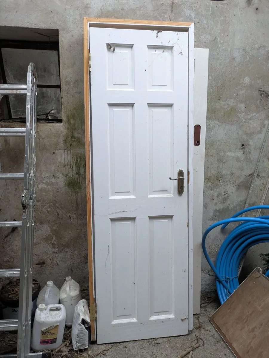 Door and frame, free to a good home. - Image 1