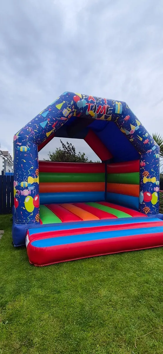Bouncy castle - Image 4