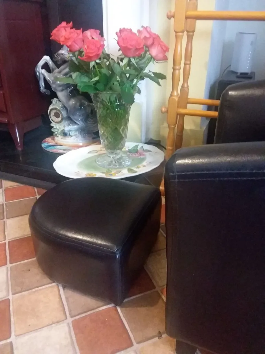 Junior leather tub chair and foot stool - Image 2