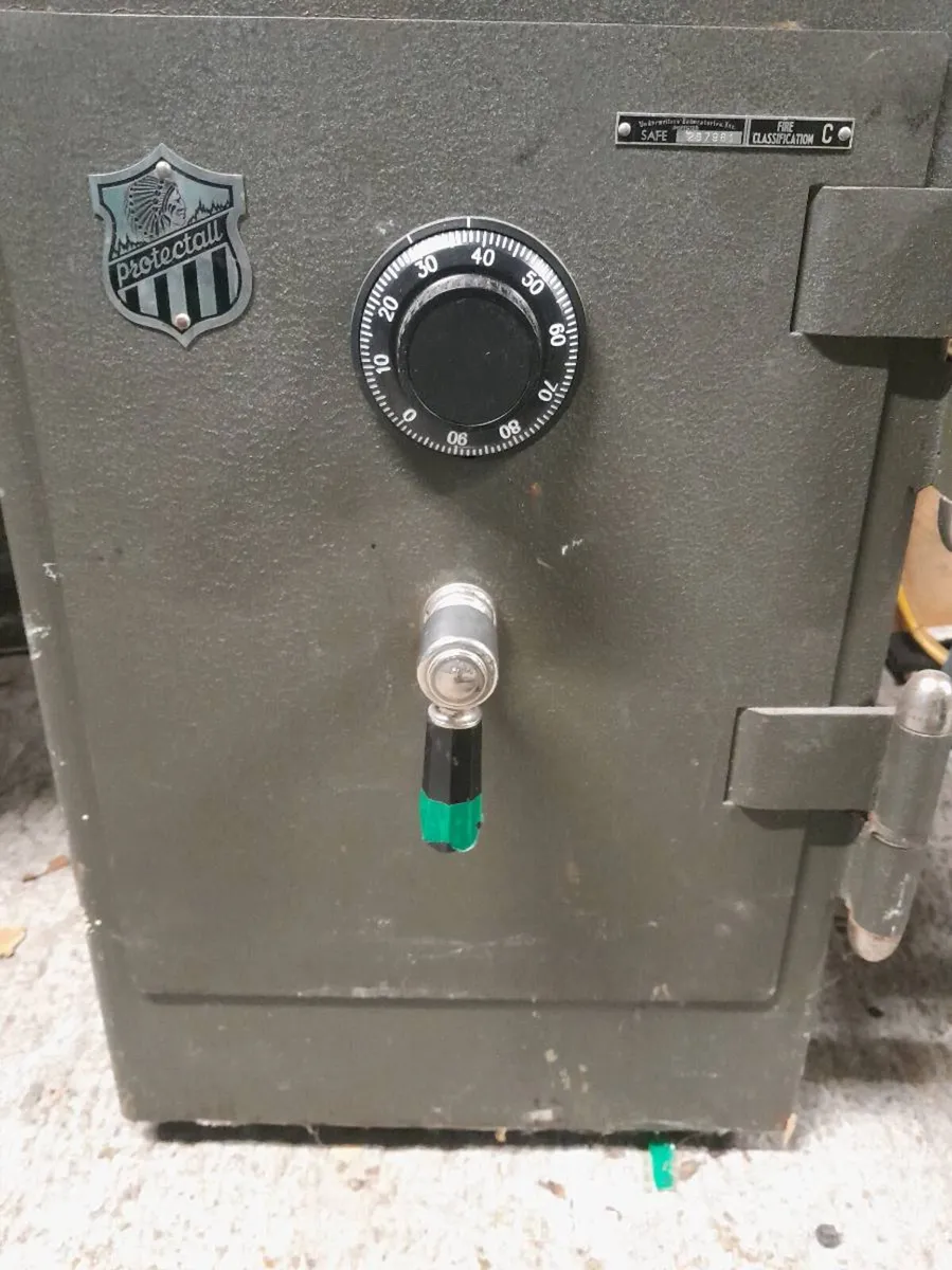 PROTECTALL FIREPROOF SAFE - Image 3