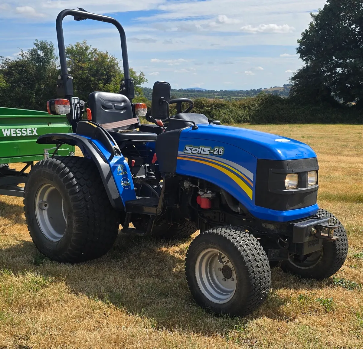 4x4 Compact tractor - Image 1