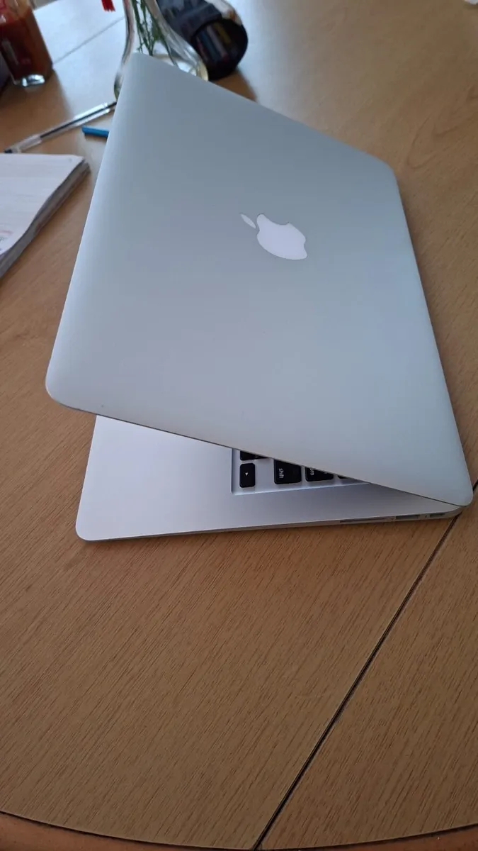 MacBook Air 13” 2017 - Image 3