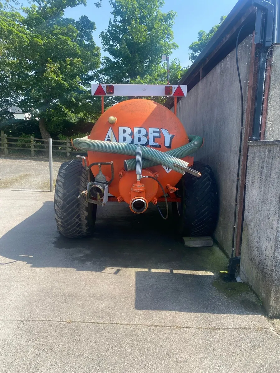 1100 Abbey - Image 4