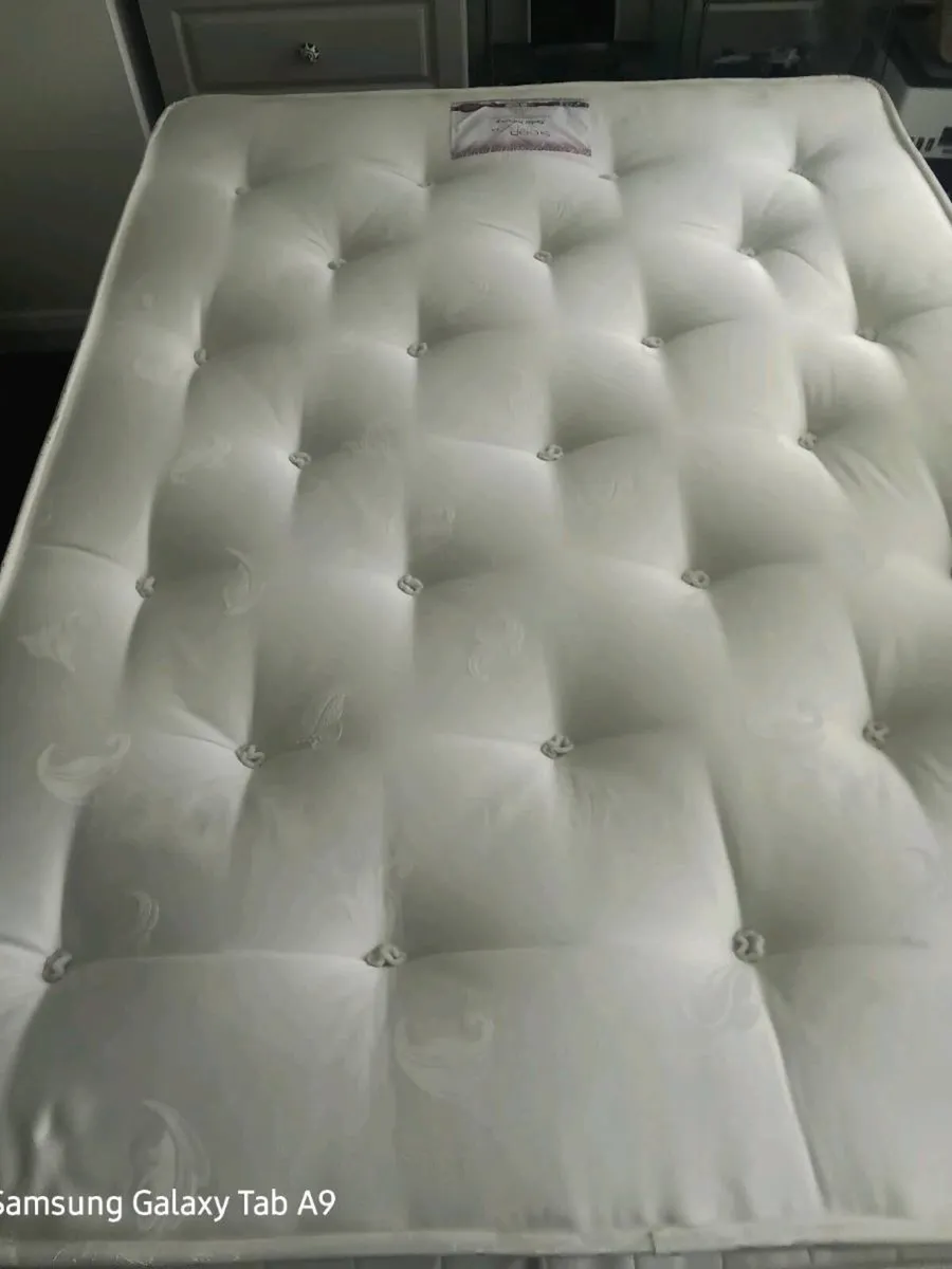 Double bed - Image 2