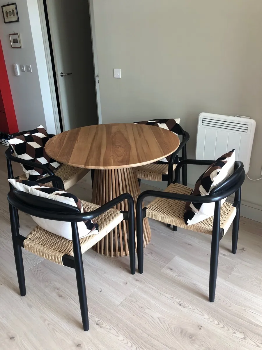 Dining table and 4 chairs - Image 4