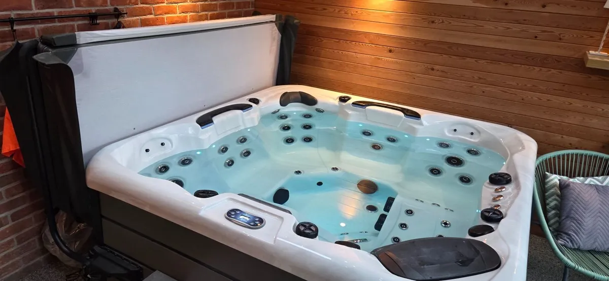 Hot Tub - Image 1