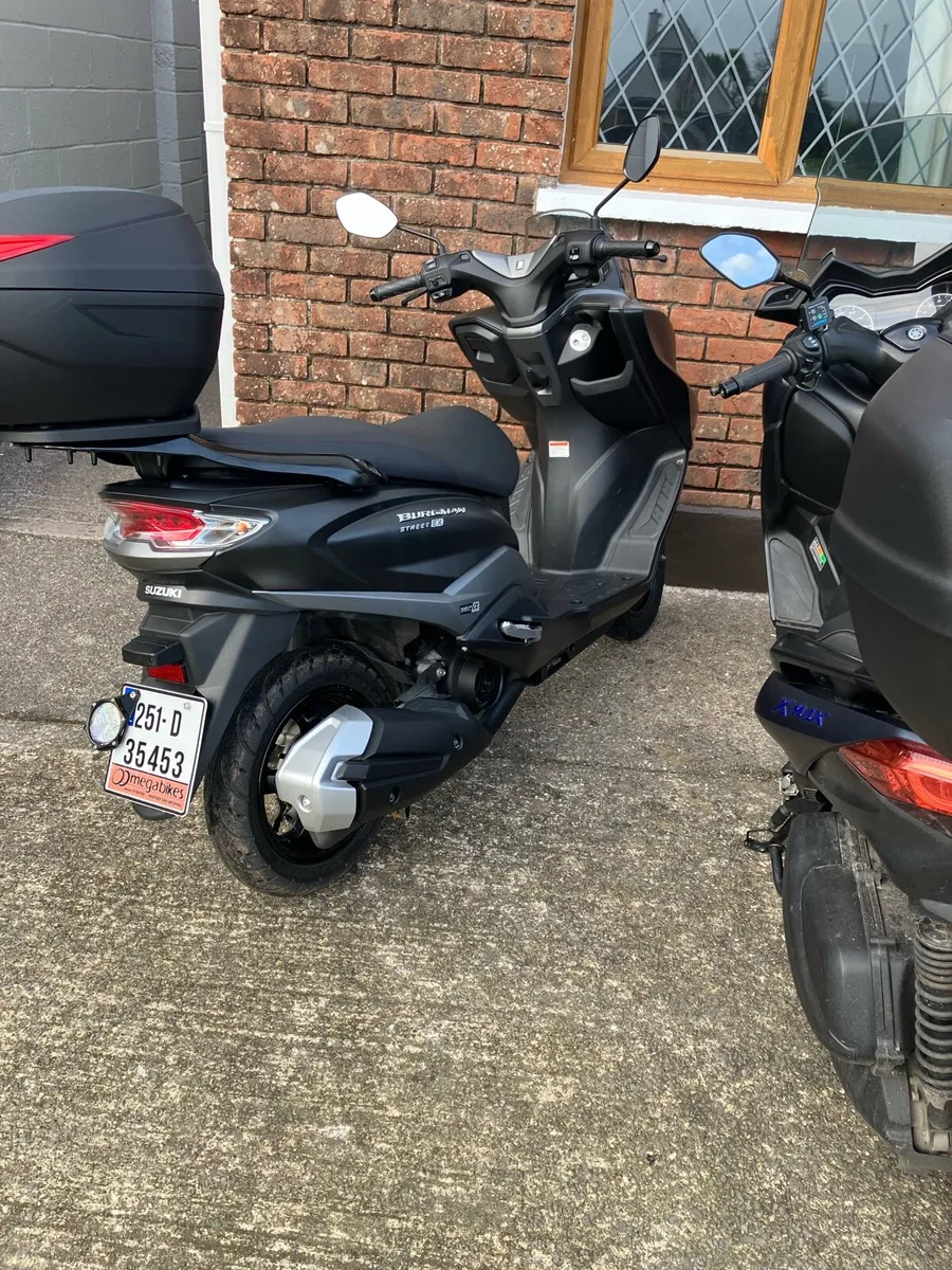 Suzuki Burgman - Image 2