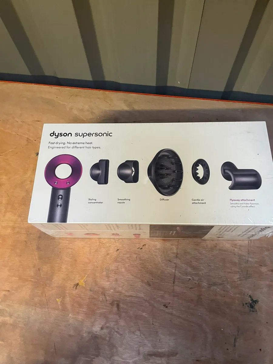 Dyson blow dryer - Image 1