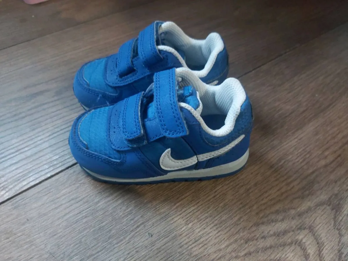 Baby Nike trainers - Image 1