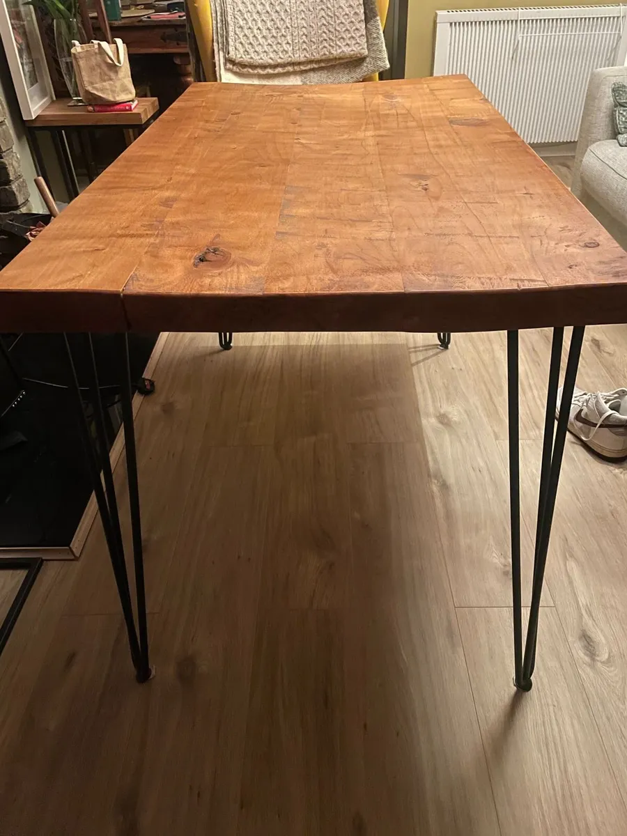 table - Image 1