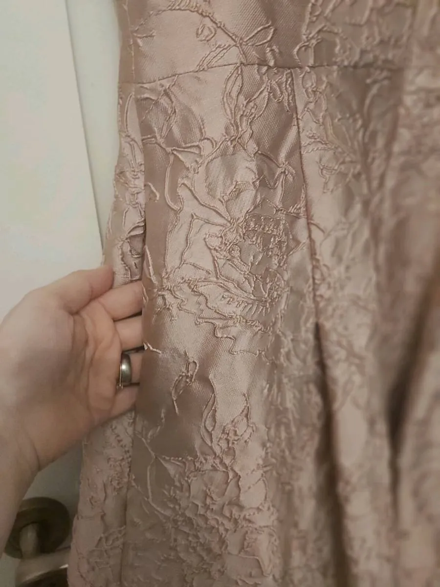 Beautiful dusty pink dress - Image 3