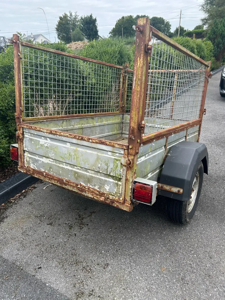Small Trailer - Image 3