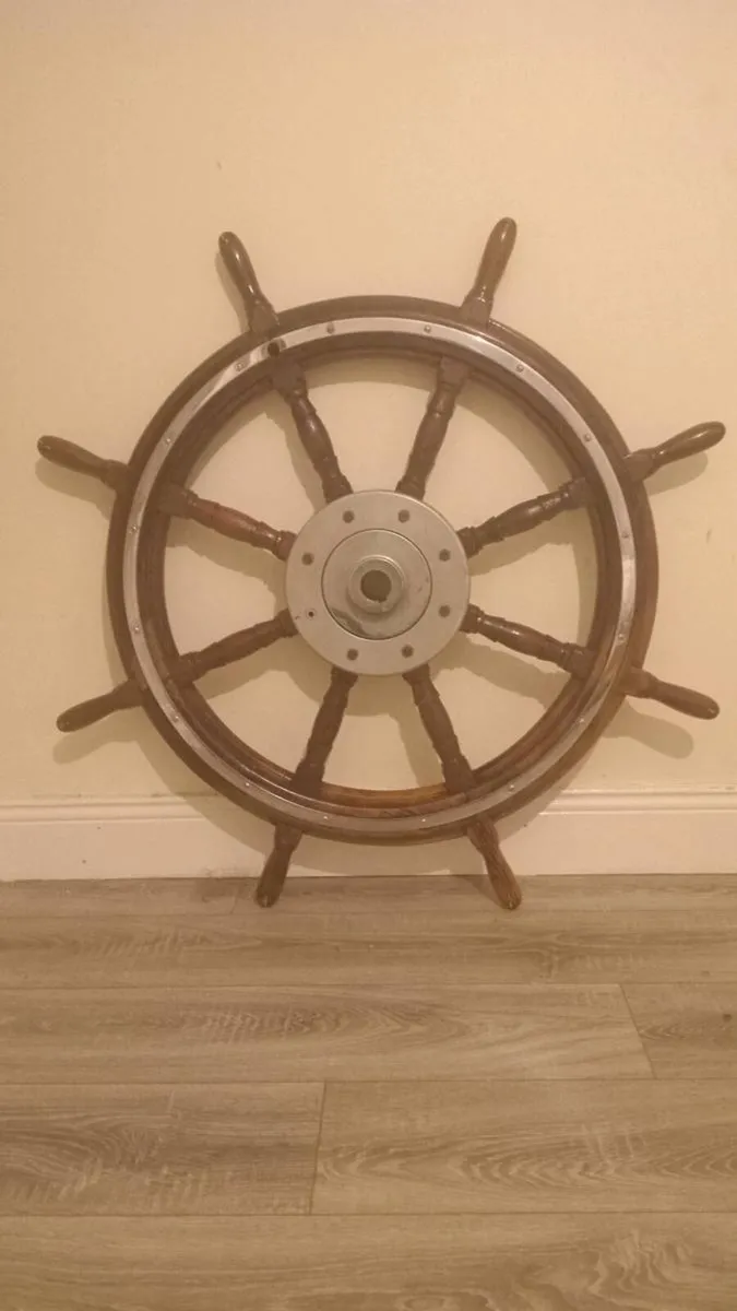 Old large ship wheel - Image 1