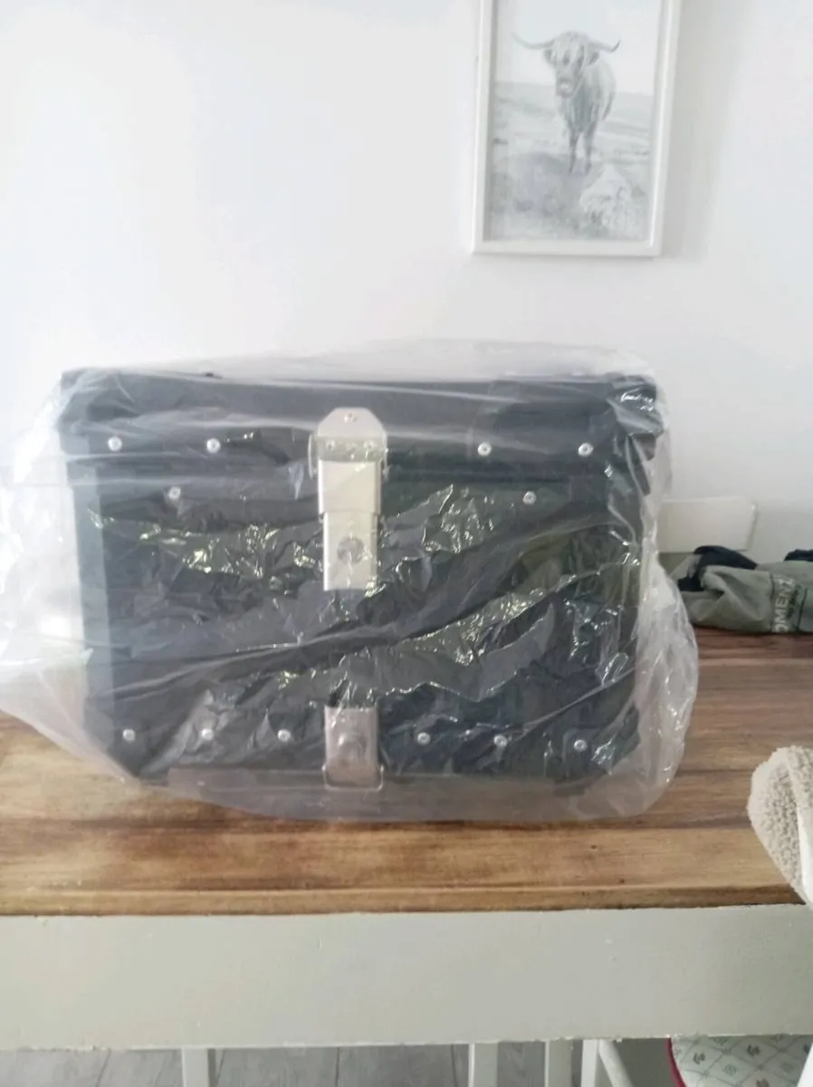 Top box - Image 1
