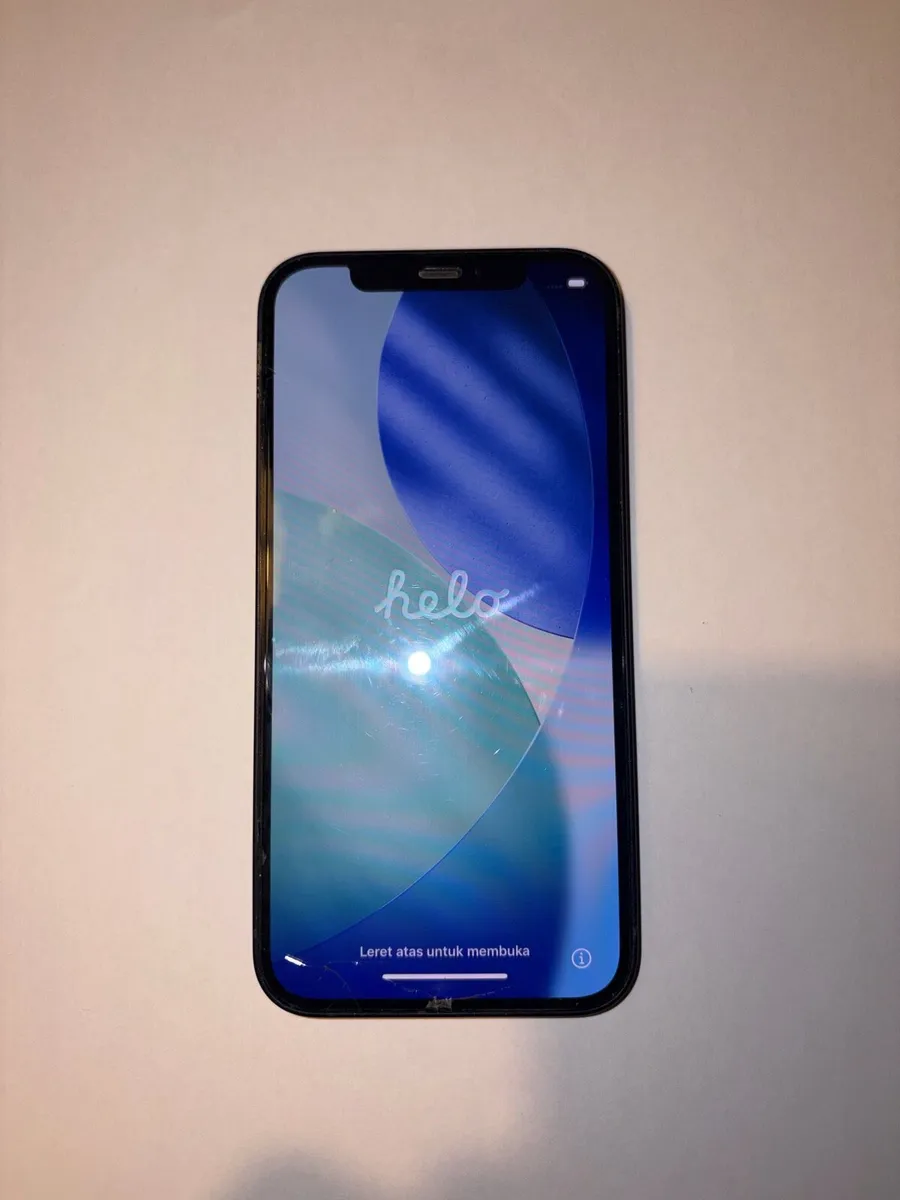 iPhone 12 - Image 1