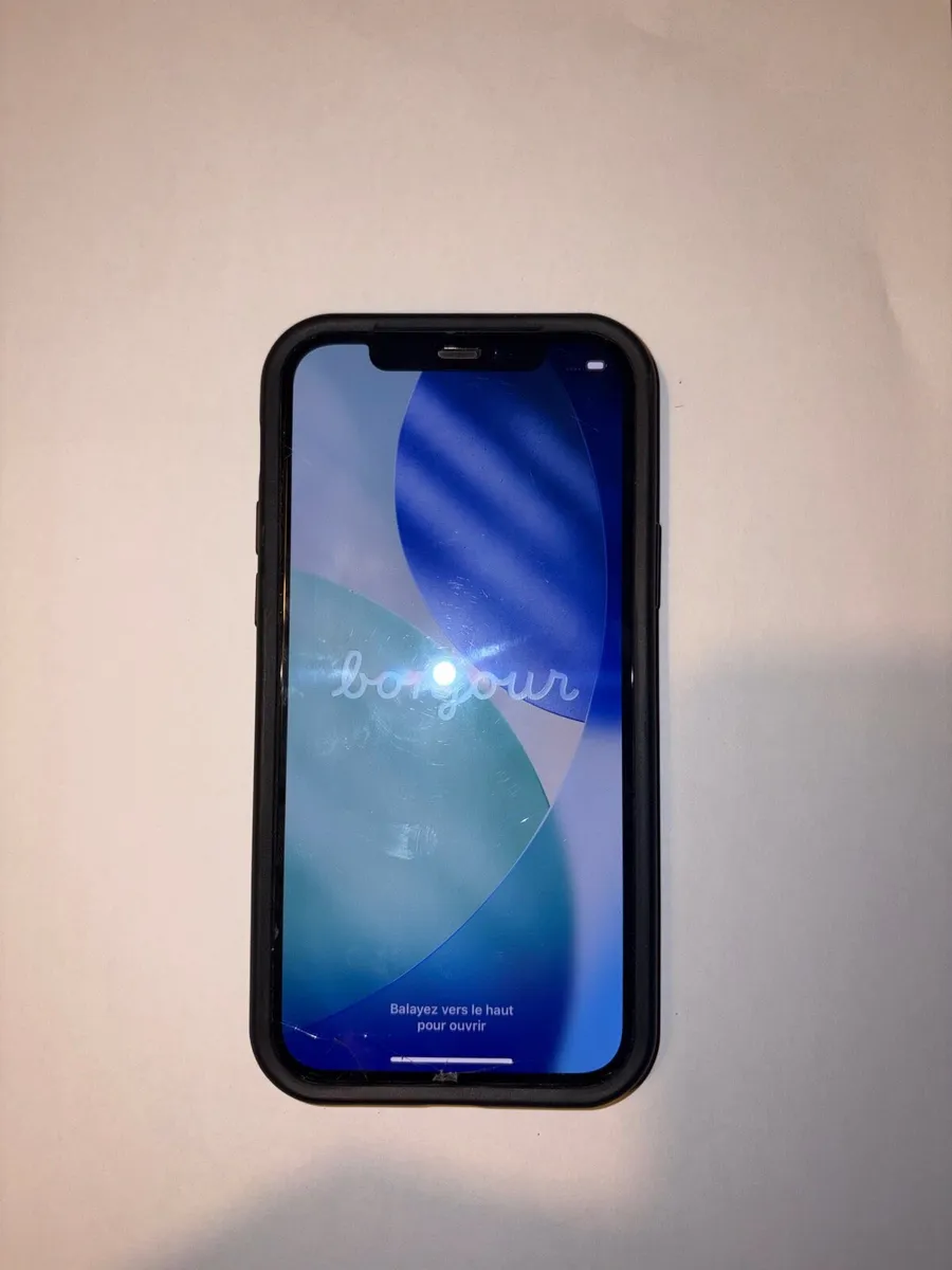 iPhone 12 - Image 4