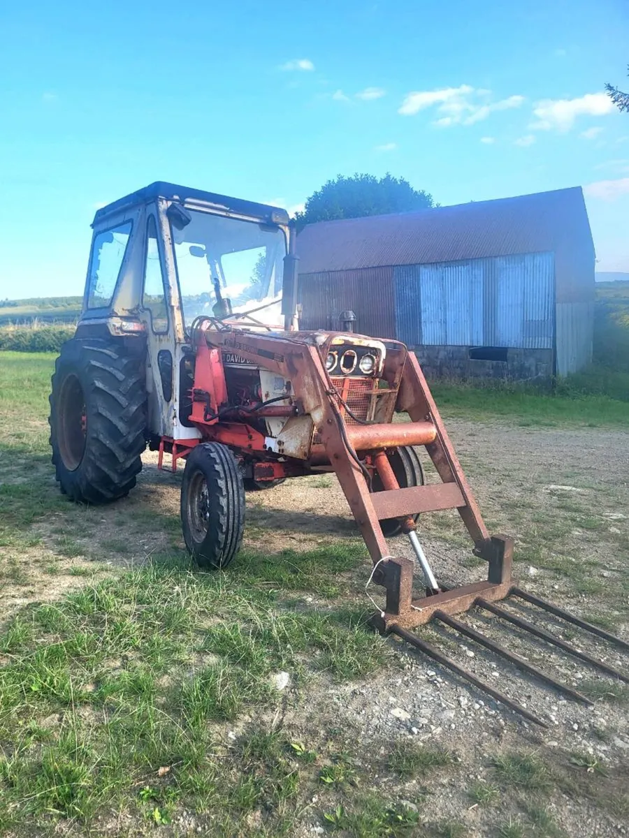 David Brown 990 with loader - Image 2