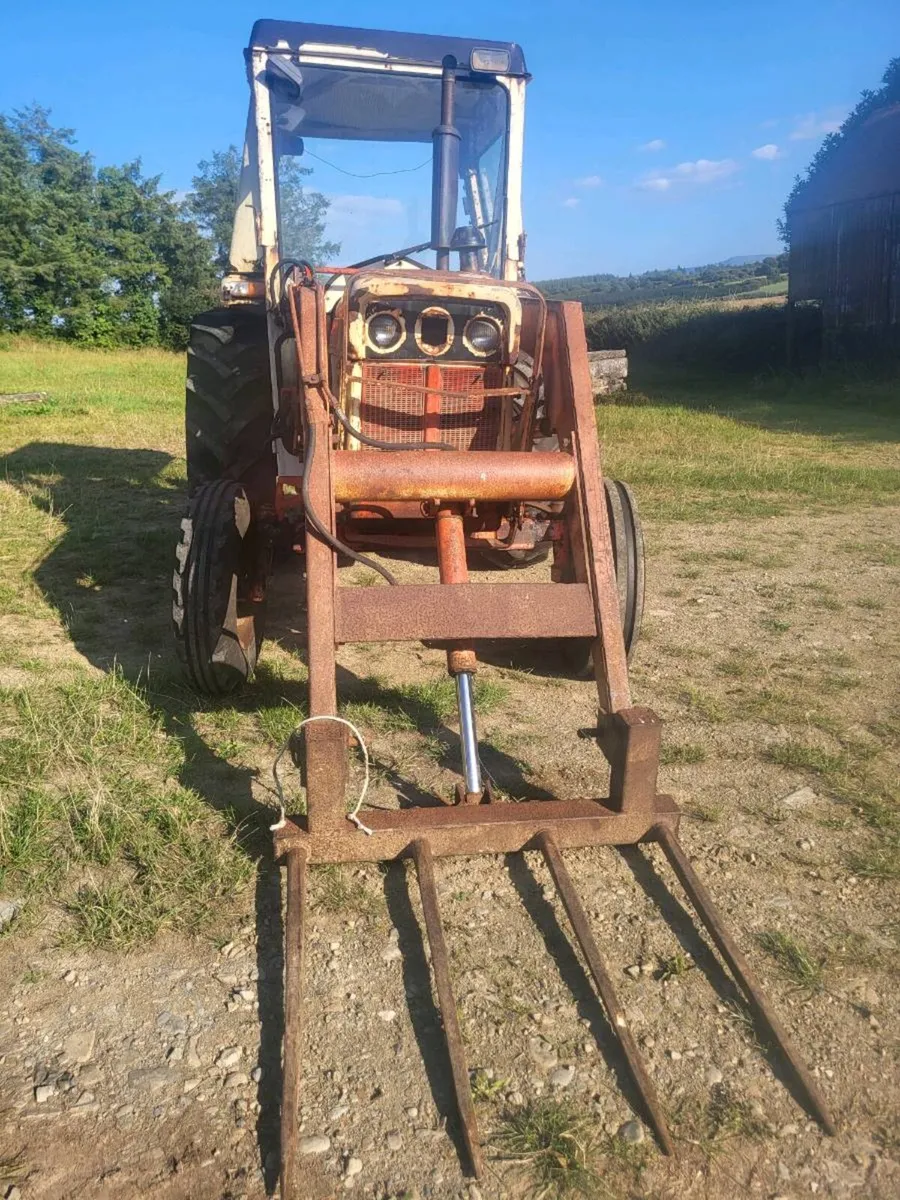 David Brown 990 with loader - Image 3