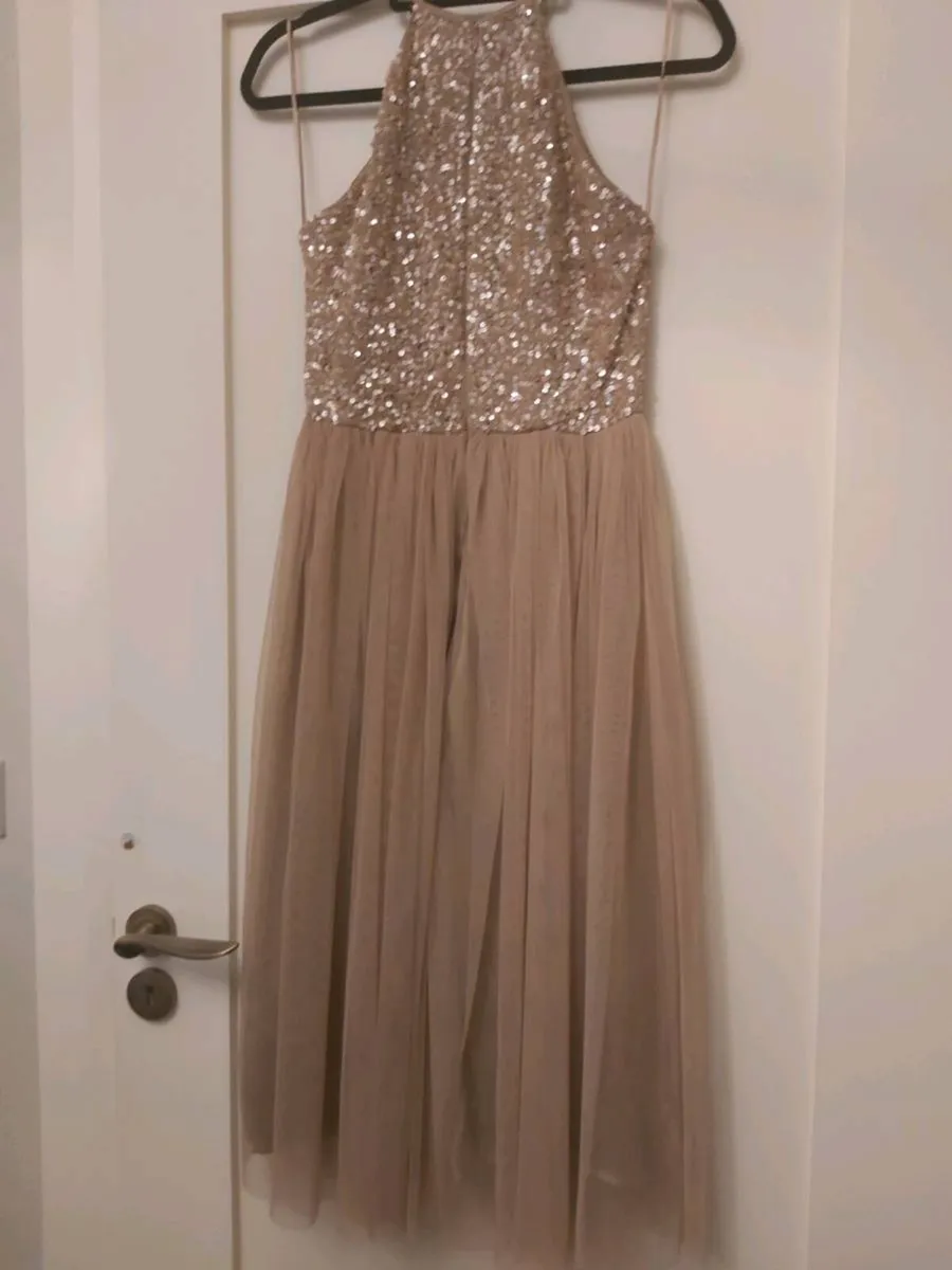 Beautiful dress - Image 2