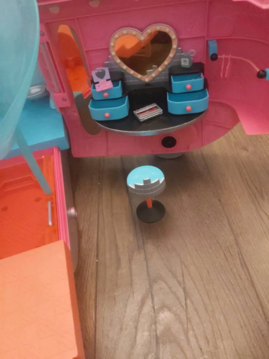 LOL Campervan - Image 4