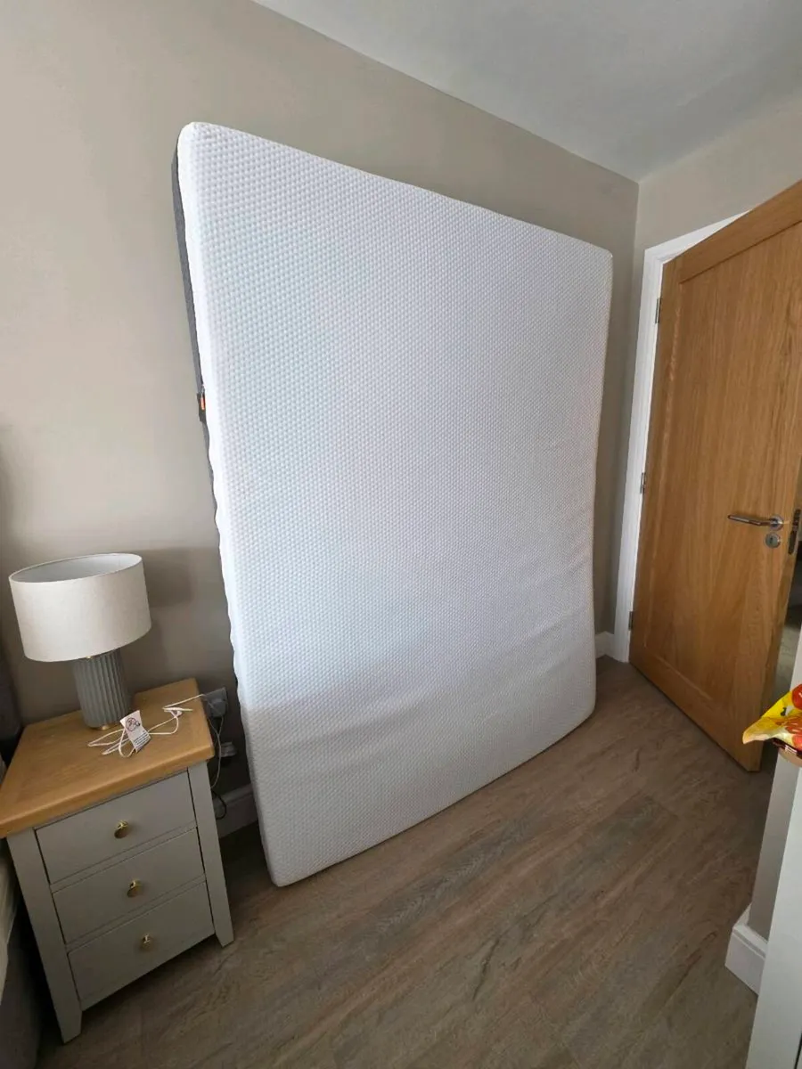 Emma Matress - Image 3