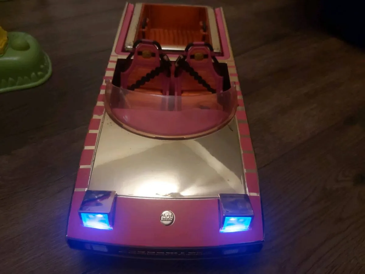 LOL Car - Image 2