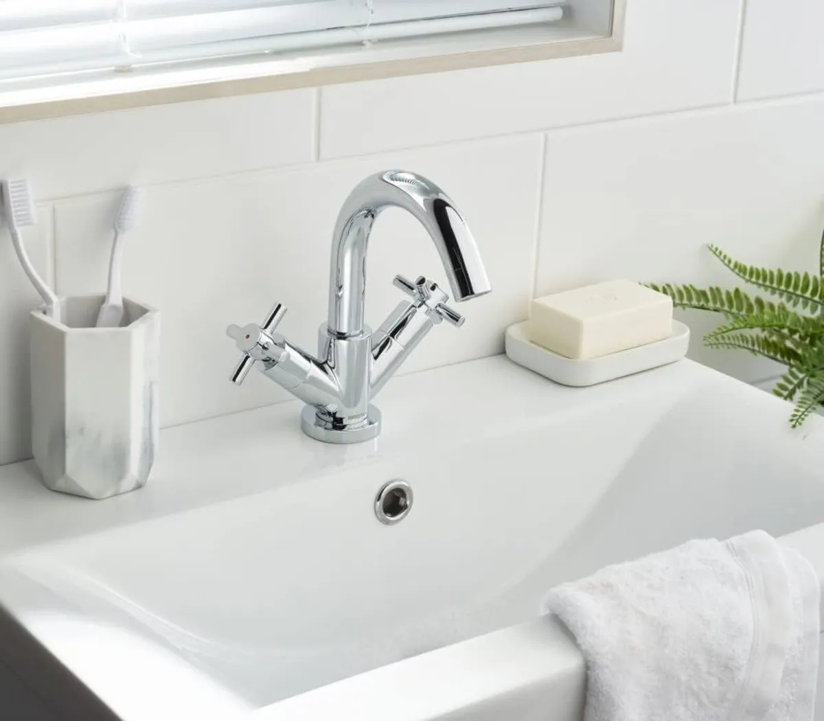 Bathroom Taps Chrome Basin Mixer Tap - Image 2