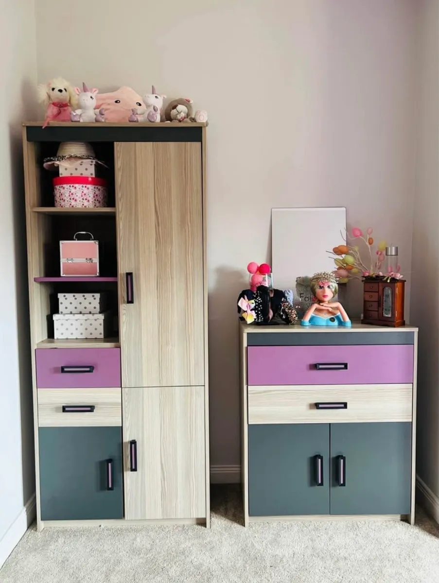 Wardrobe and Chest of Drawer Set - Image 1