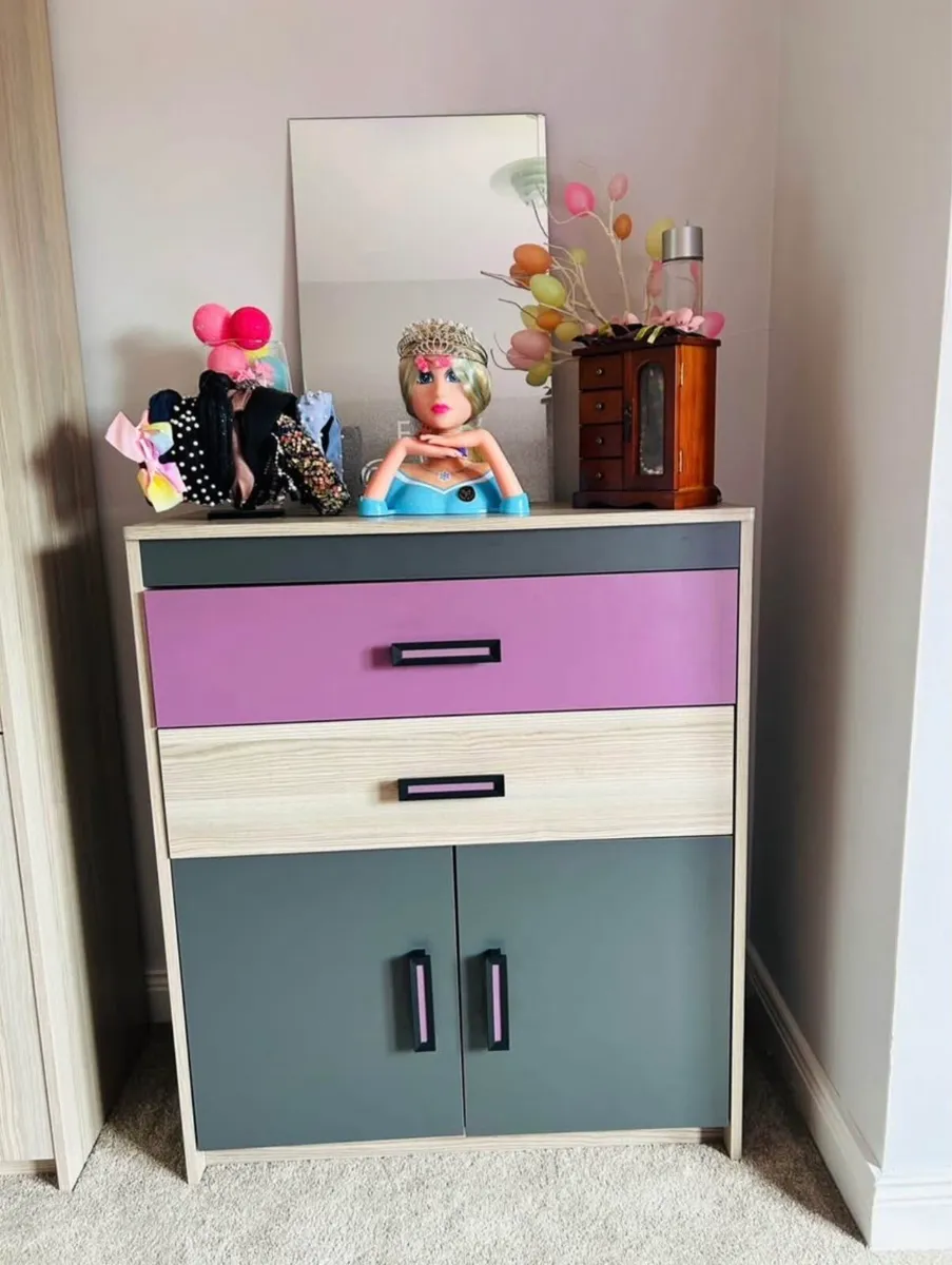 Wardrobe and Chest of Drawer Set - Image 2