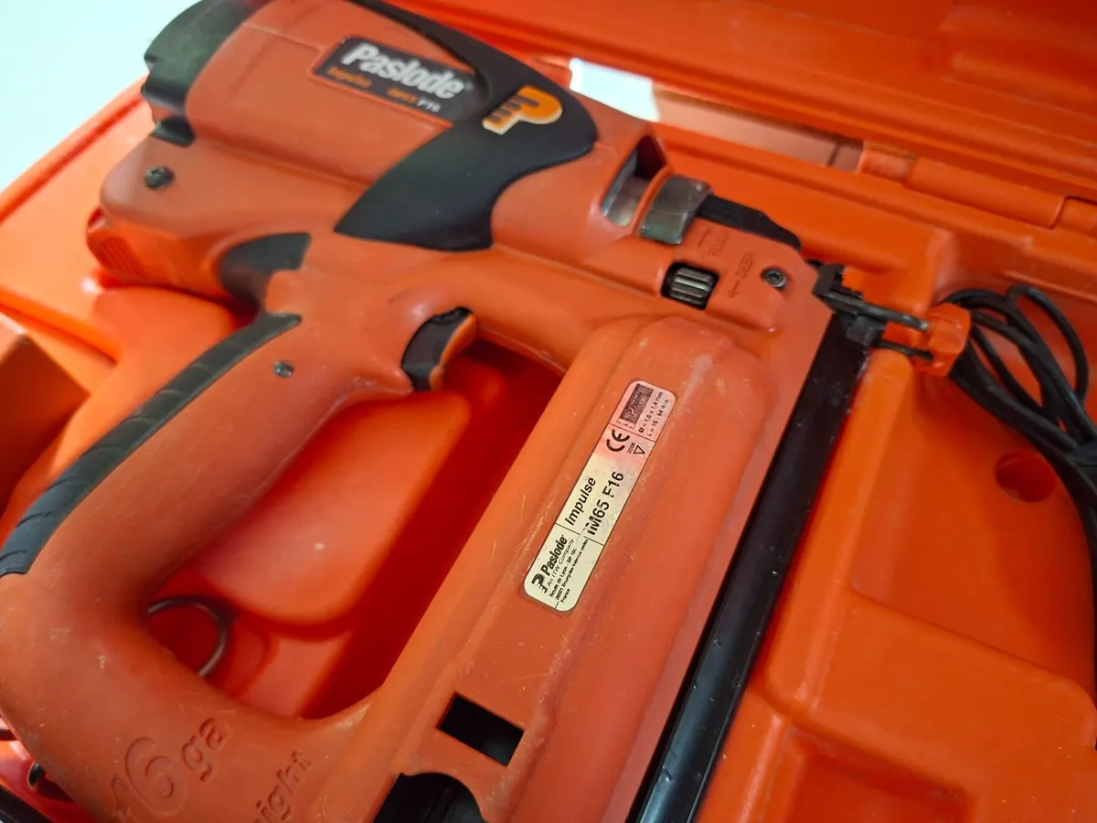 Paslode im350 & Paslode im65 F16 Nail Guns - Image 2