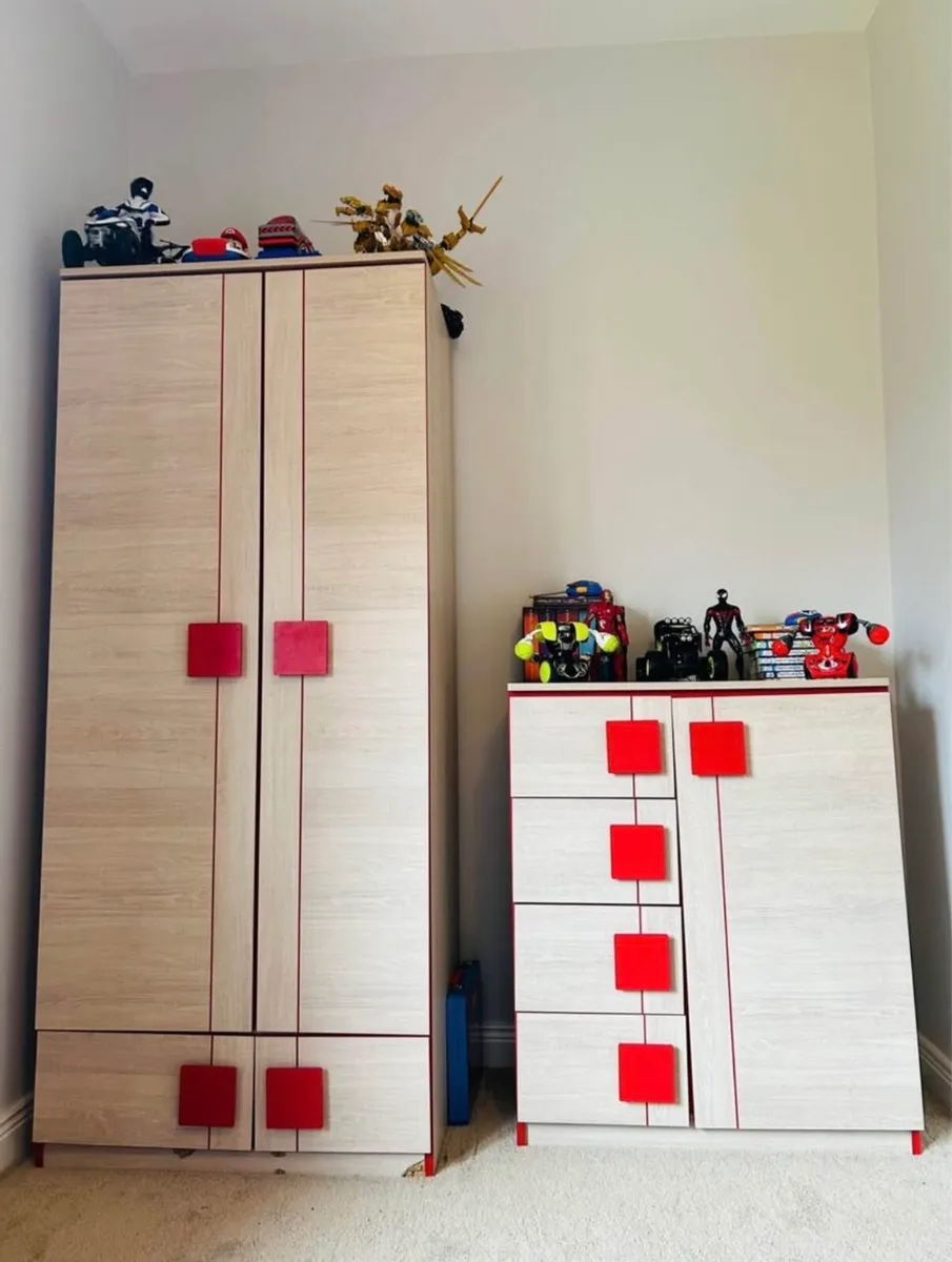 Wardrobe and Chest of Drawer Set - Image 2