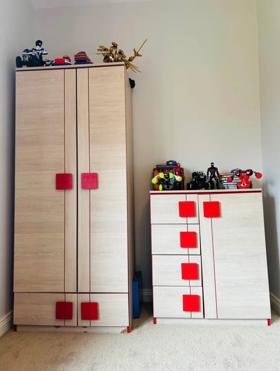 Wardrobe and Chest of Drawer Set - Image 3