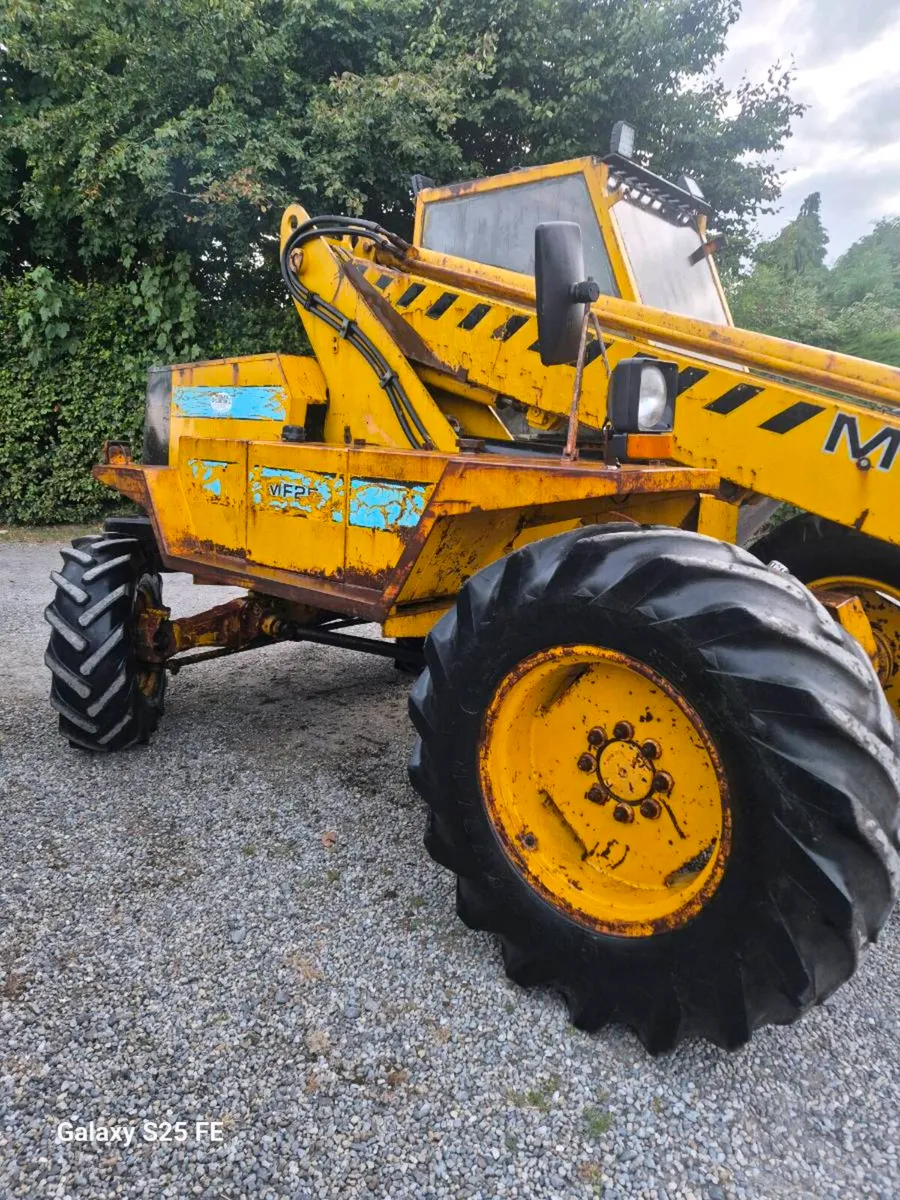 Massey ferguson 25 loader - Image 1