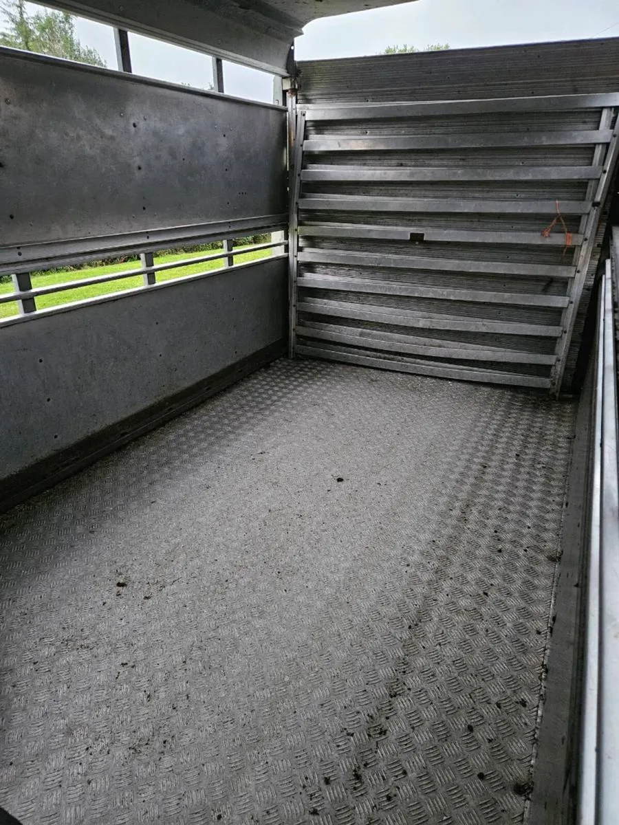 Ifor Williams 12ft cattle trailer - Image 3