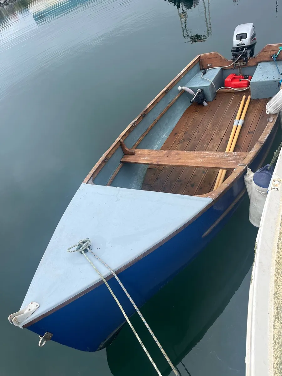 Boat and engine - Image 2