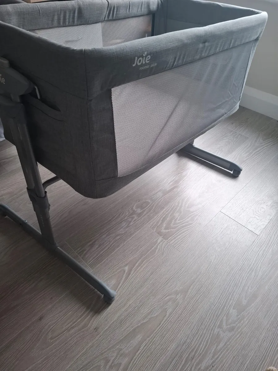 Joie next to me cot - Image 3