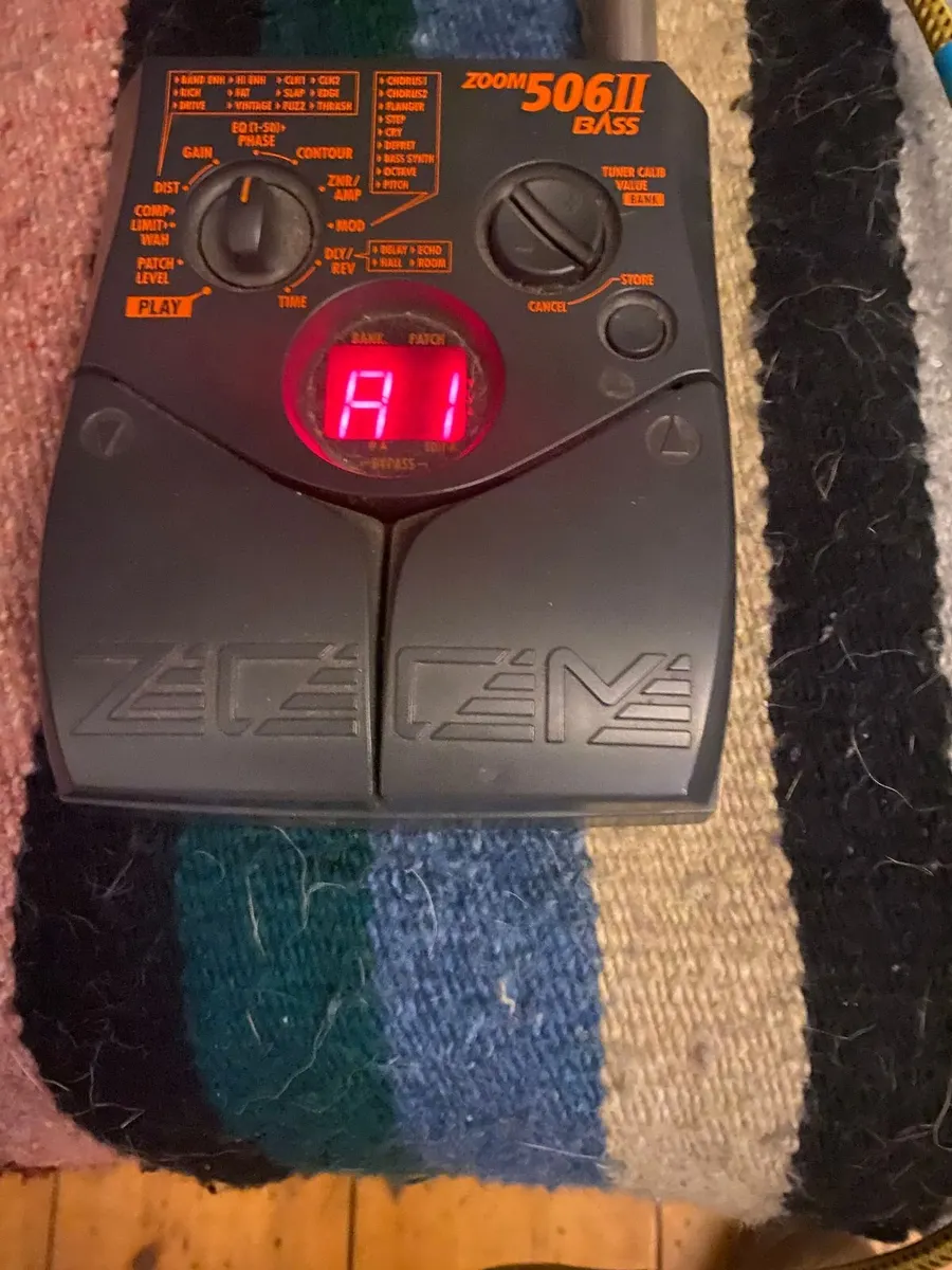 Bass Guitar multi effects pedal