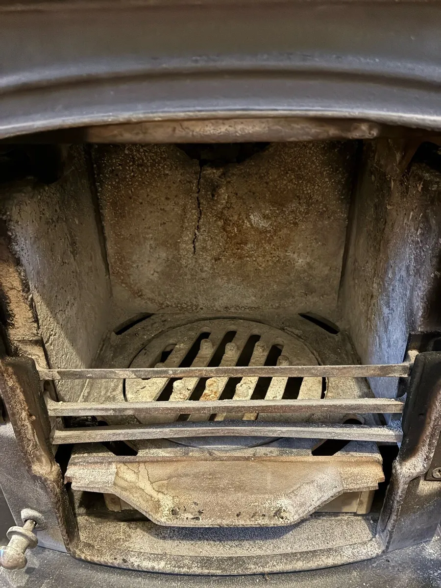 Fire place and stove - Image 3