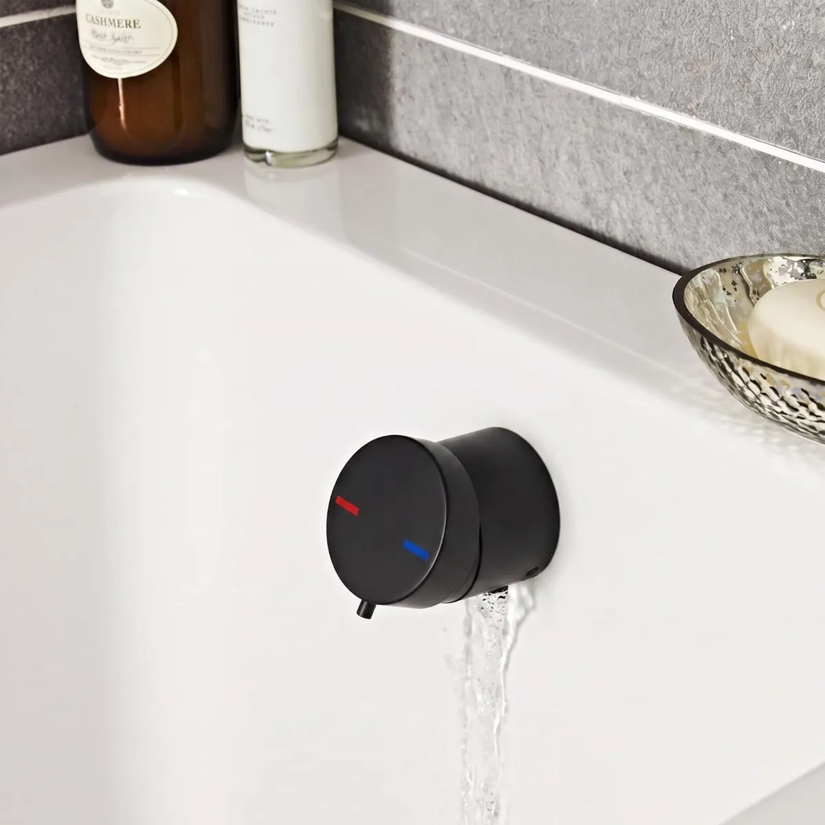 W52 Bath Filler Waste and Overflow Mixer Tap - Image 4