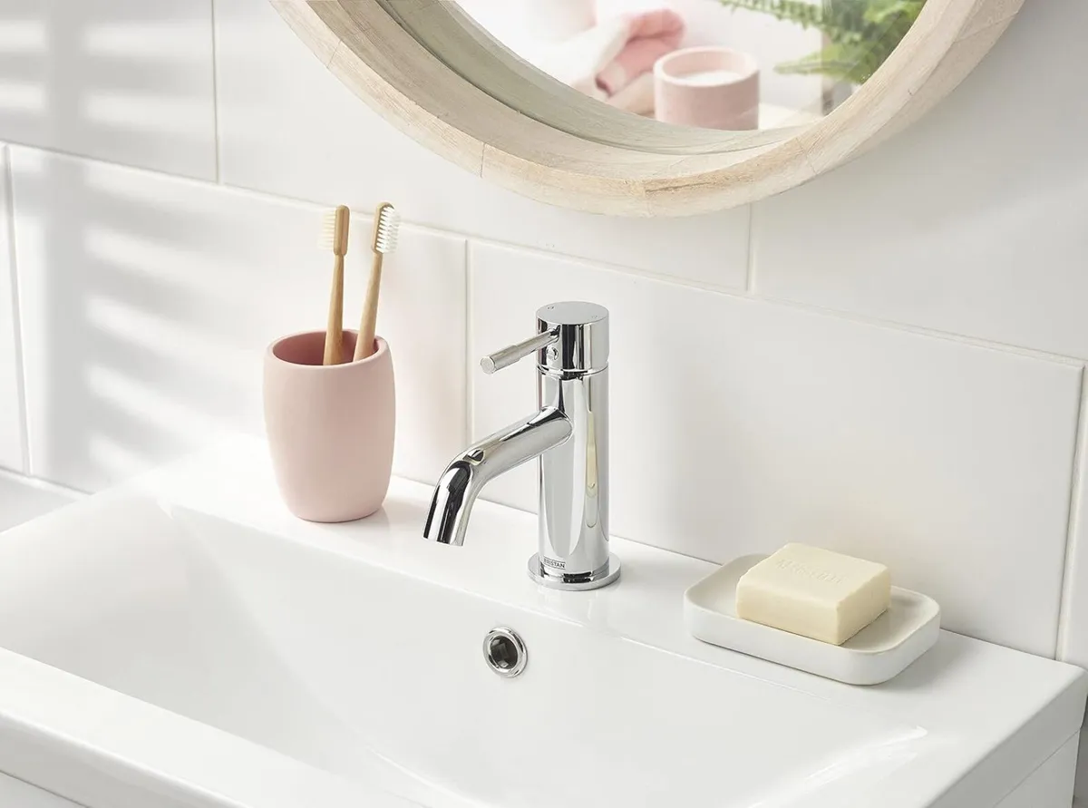 Basin Mixer Tap with Clicker Waste Chrome - Image 3