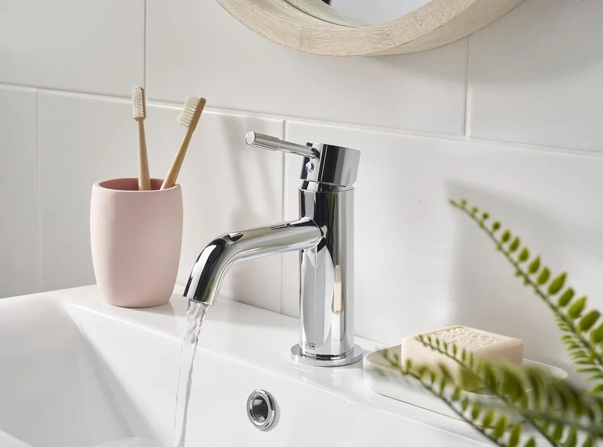 Basin Mixer Tap with Clicker Waste Chrome - Image 4