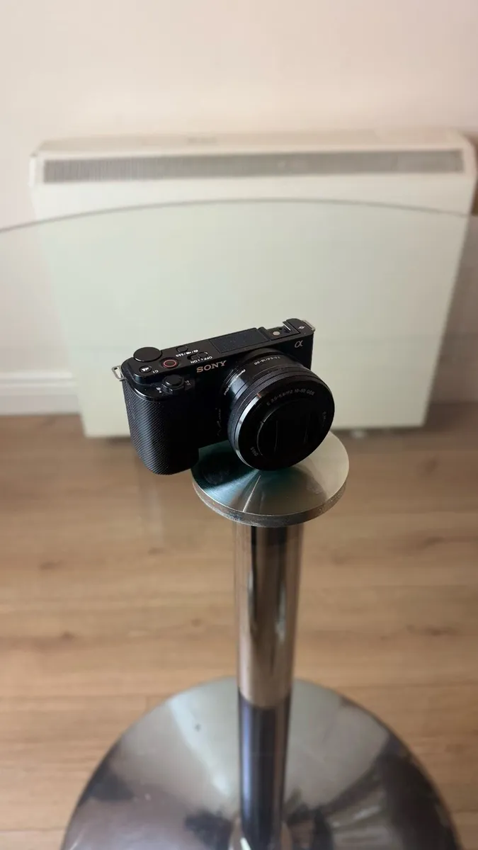 Sony ZV-E10 - Mirrorless Camera - Image 1