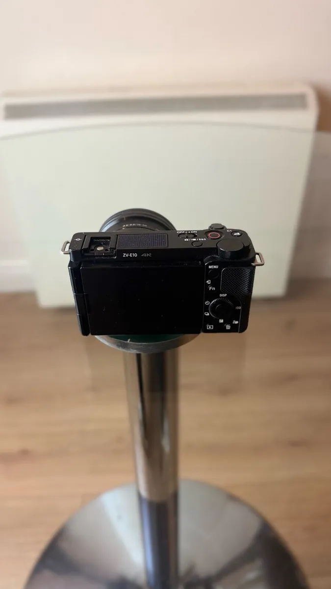 Sony ZV-E10 - Mirrorless Camera - Image 2