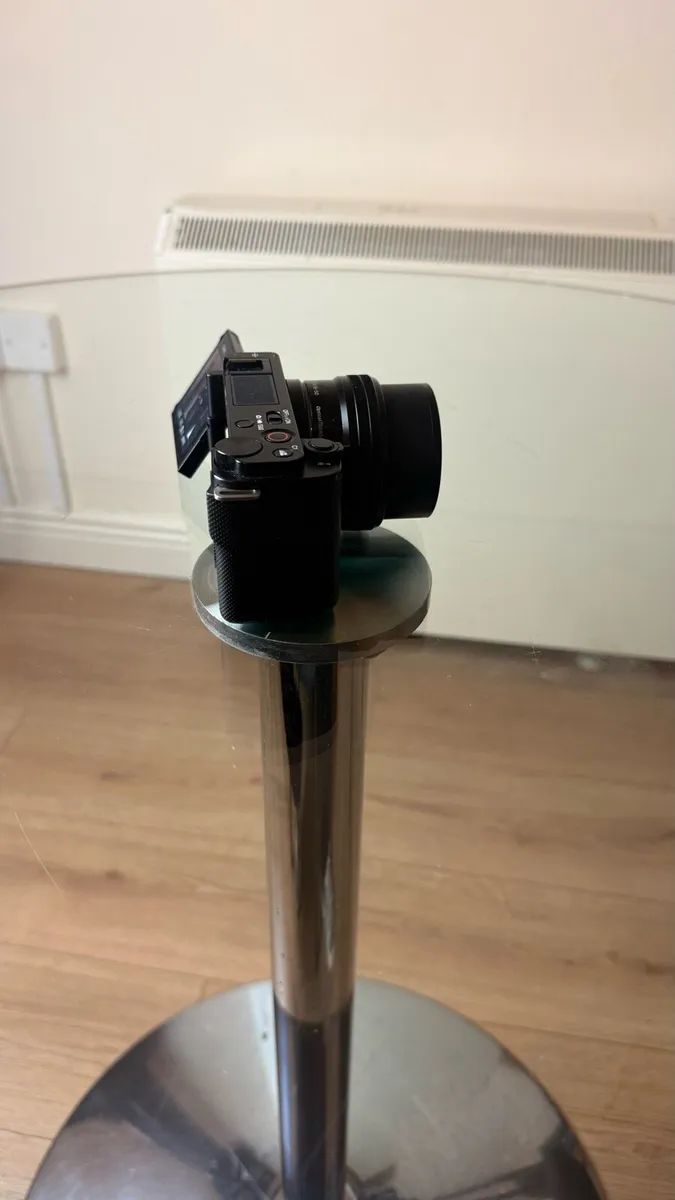 Sony ZV-E10 - Mirrorless Camera - Image 4
