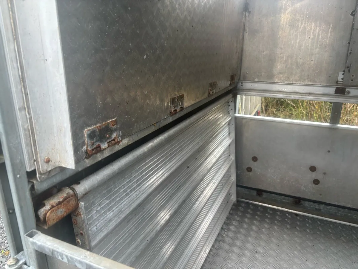 Ifor Williams 8x5 with fold up decks - Image 3